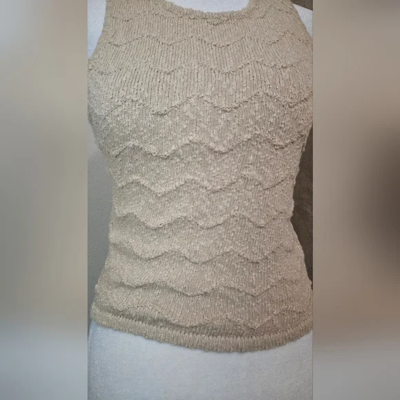 LULU'S Make It Look Easy Beige Knit Sweater Tank. Size Small NWT - Picture 8 of 10